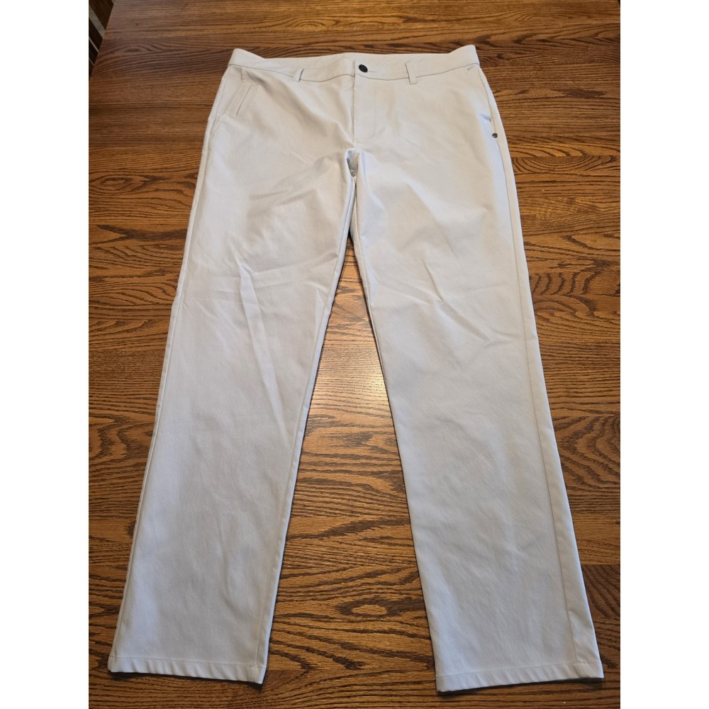 Vuori Cascade Tech Chino Pant Mens 36 Fog Gray Performance Style #V427